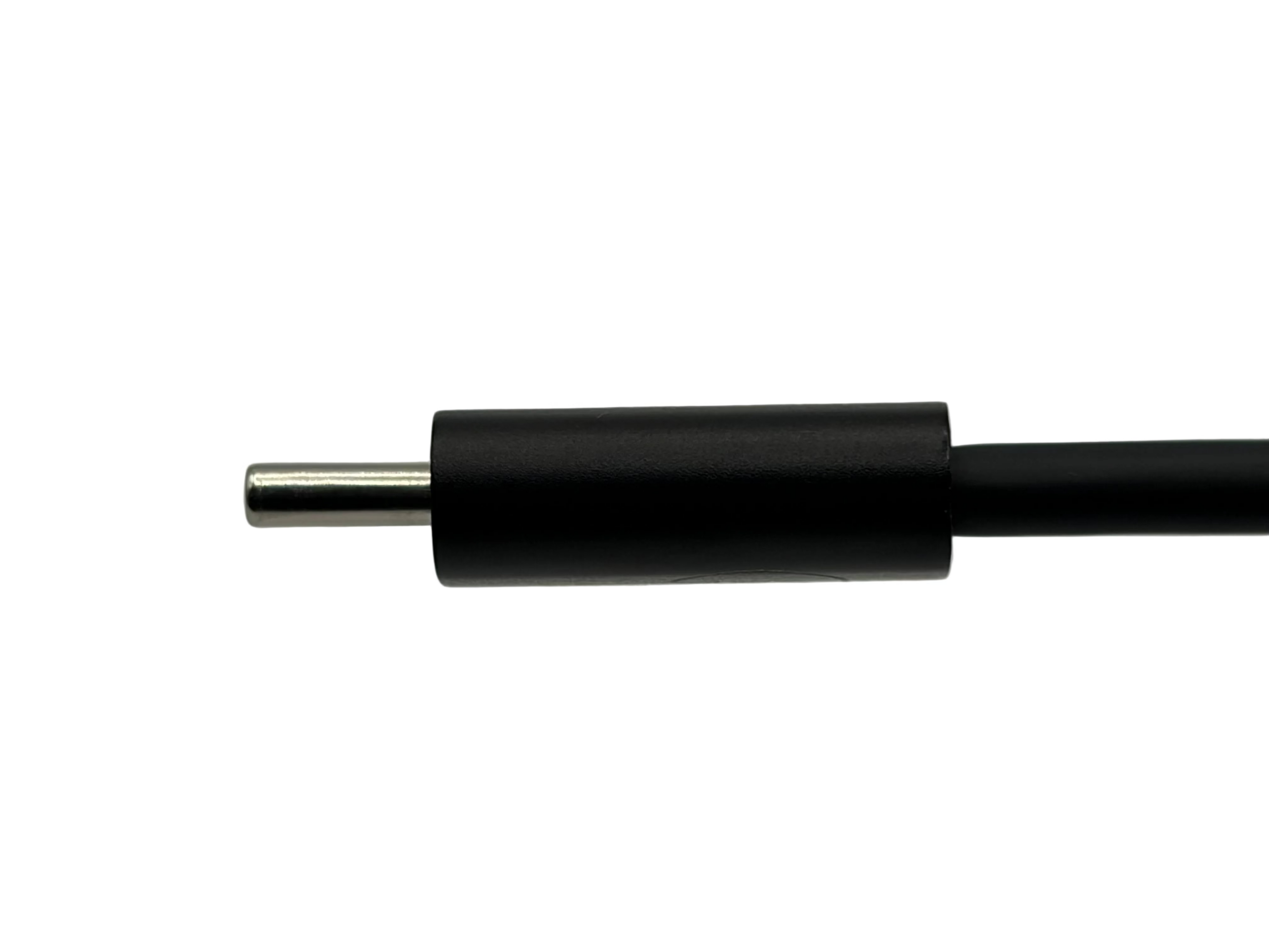 USB4-80G Hyper-Flex Cable USB-C connector close-up - 240W fast charging Thunderbolt 5